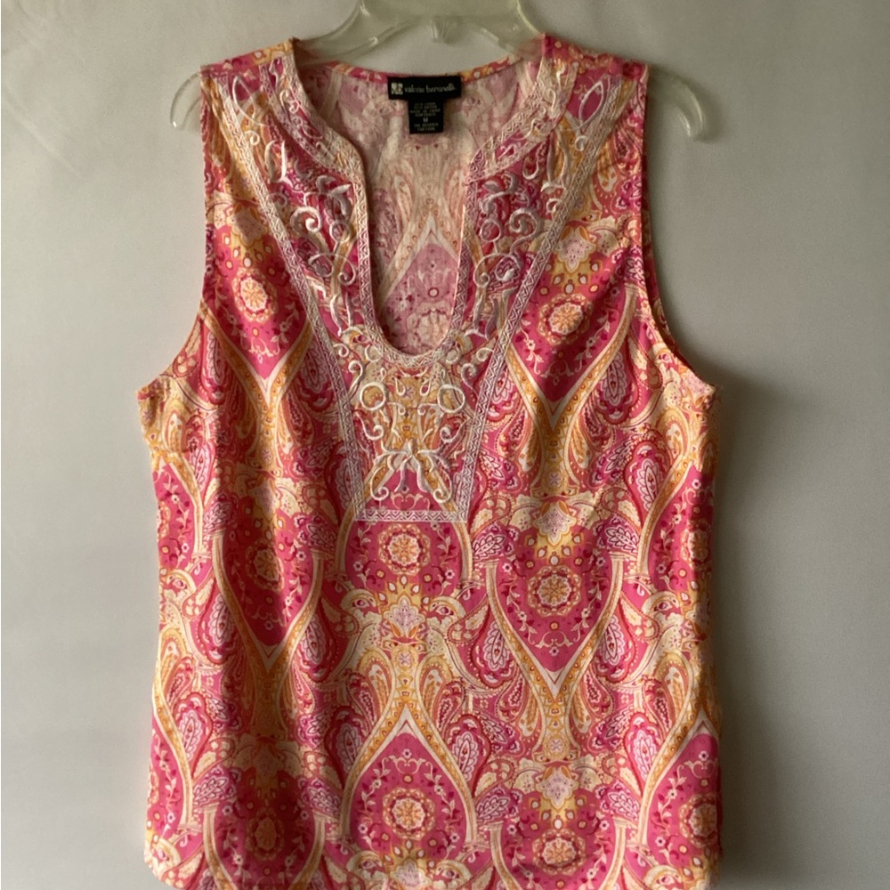 Valerie Bertinelli sleeveless pullover blouse